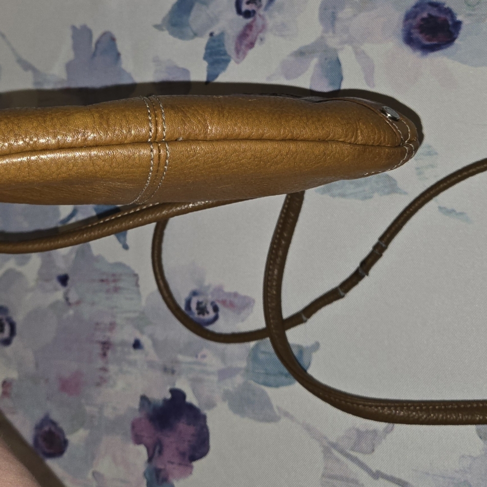 Tignanello leather crossbody purse - Picture 14 of 15